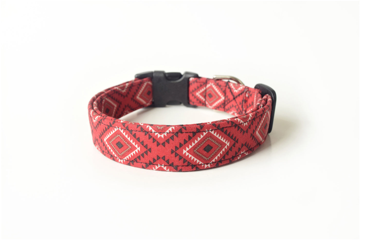 Tribal dog outlet collar