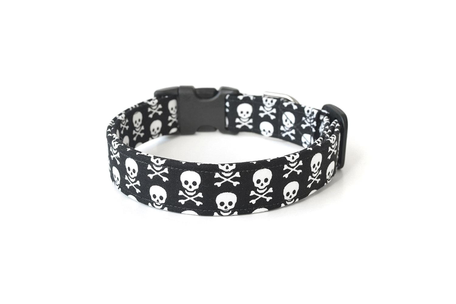 Skulls & Bones Dog Collar  Skull & Crossbones Dog Collar